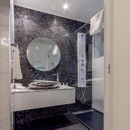 Mariazinha Charming 2*